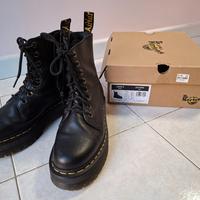 Dr. Martens Jadon III • Black Pisa • Taglia EU 40