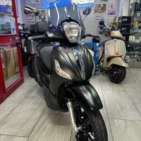 Piaggio Beverly 350 police da vetrina garanzia 1 a