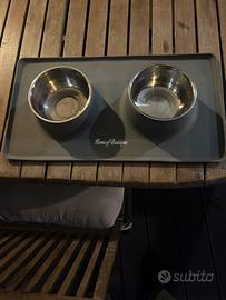 Ciotole per acqua e cibo per cane