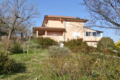 VILLA SINGOLA A CORIANO