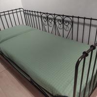 Letto singolo e materasso