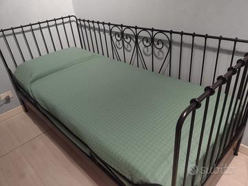 Letto singolo e materasso
