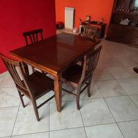 tavolo e sedie in legno massello 