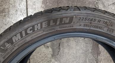 SET 4 Pneumatici MICHELIN 225/45/R18 95Y usati