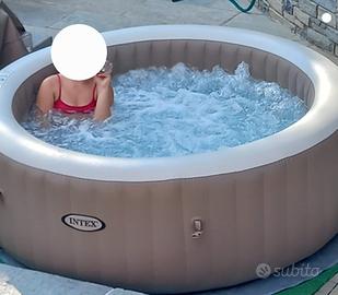 Piscina idromassaggio