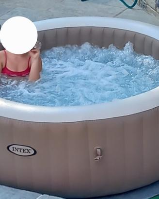 Piscina idromassaggio