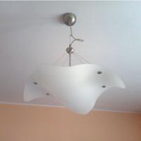 Lampadario in vetro e acciaio