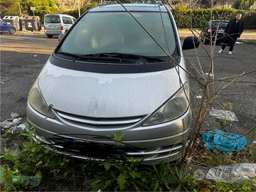Tayota Previa 2003