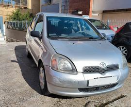 Toyota Yaris 1.0i 16V cat 5 porte Sol