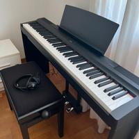 Pianoforte Yamaha P-125 con accessori