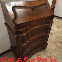 scrittoio con cassetti