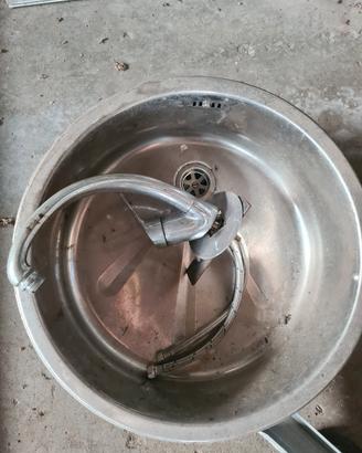 lavabo e miscelatore 