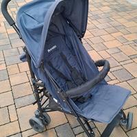 Passeggino Prenatal totalmente ripiegabile.