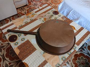 piatti vintage di rame