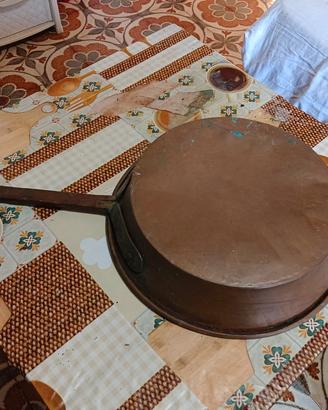 piatti vintage di rame