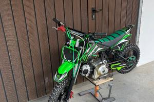 Pit bike