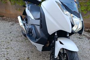 Honda Integra 750 cc. cambio automatico DCT