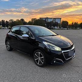 Peugeot 208 - 1.2 benzina - 2018