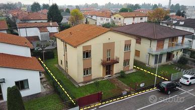 Casa indipendente di 256 m² con 5 locali e box aut