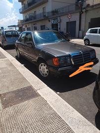 Mercedes Benz 200E