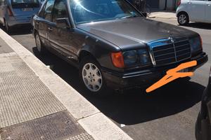 Mercedes Benz 200E