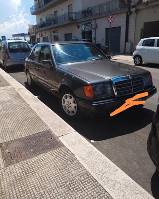 Mercedes Benz 200E