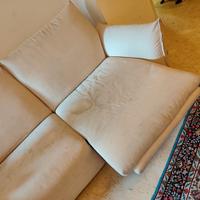 divano tre posti con funzione relax 