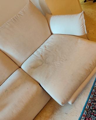 divano tre posti con funzione relax 