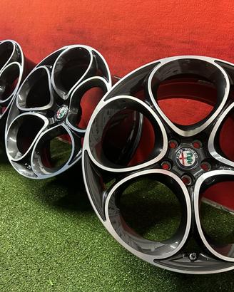 Cerchi Alfa Romeo Stelvio SUPER Q4 Gomme 255 45 20