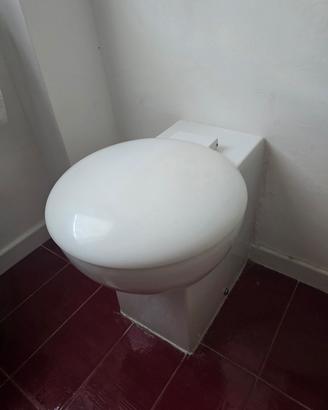 Coppia sanitari salvaspazio Hatria