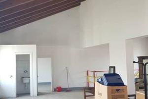 Immobile di 160 m² con 2 locali a Signa