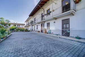 VILLA BIFAMILIARE CON GIARDINO!