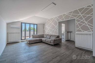 Attico / Mansarda di 106 m² con 3 locali a Covo