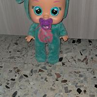 Bambola con le Batterie che piange 