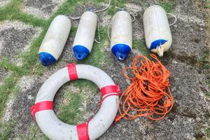 salvagente anulare con sagola  + 4 parabordi