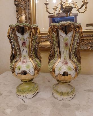 Coppia di vasi in ceramica decorata vintage