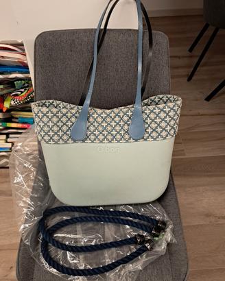 Borsa O bag con doppi manici