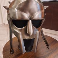elmo gladiatore in acciaio con espostiore 
