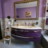 Elegante e moderno mobile da bagno
