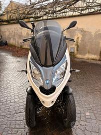 PIAGGIO MP3 300 ANNO  2023