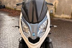 PIAGGIO MP3 300 ANNO  2023