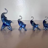 Elefanti in vetro di Murano blu