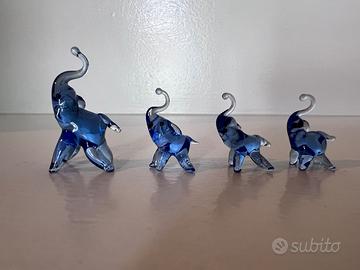Elefanti in vetro di Murano blu