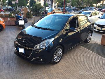 Peugeot 208 PureTech 82 5p. GPL Allure