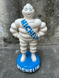 Michelin bibendum in gesso
