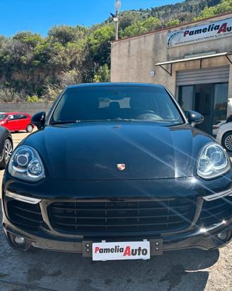 Porsche Cayenne 3.0 Diesel Platinum Edition - 2018