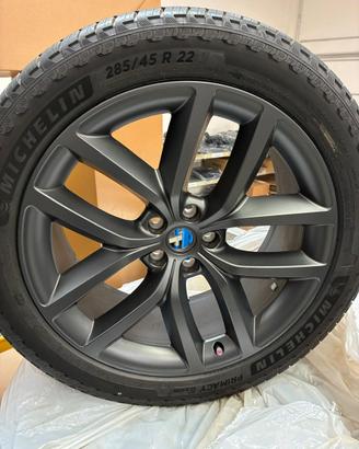 Pneumattici e cerchi 285/45 R 22
