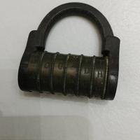 Antico lucchetto del 1800