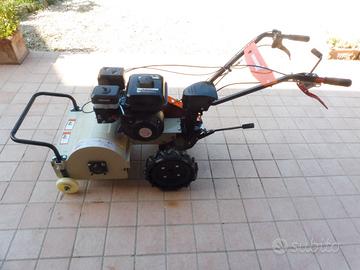 trincia erba a coltelli semovente