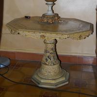 Tavolino in legno intarsiato 